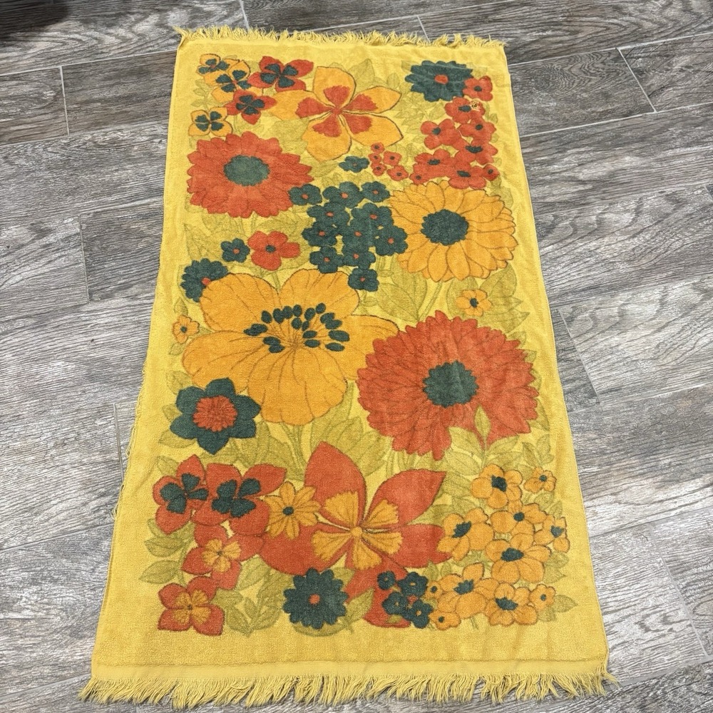 Vtg Tastemaker By Mohawk Mustard Yellow Floral Bath Towel Fringe Flower Power